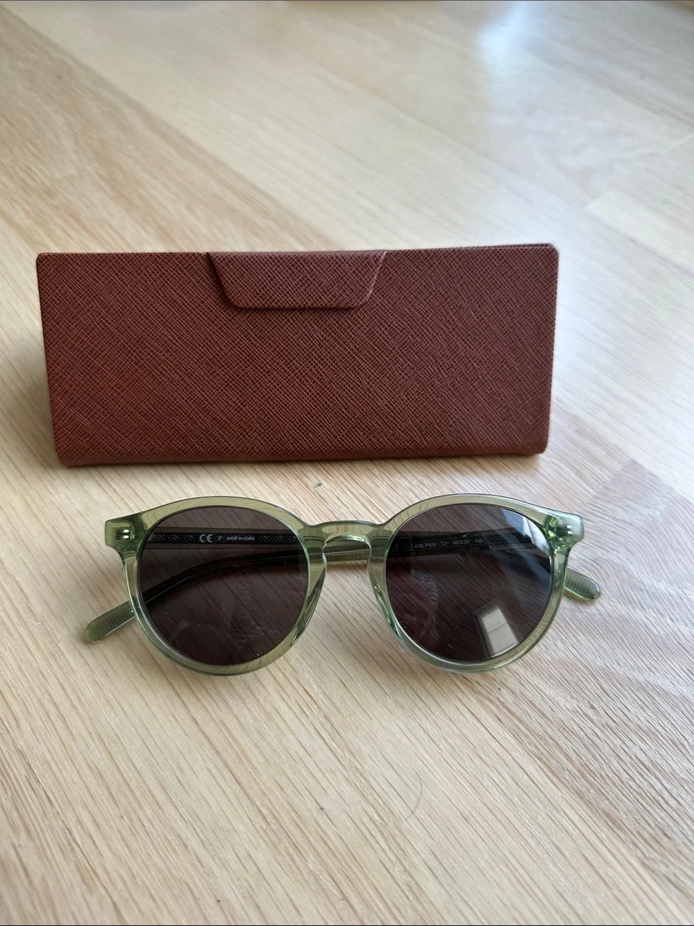 Green Round Women's Sunglasses - Classic Transparent Frame